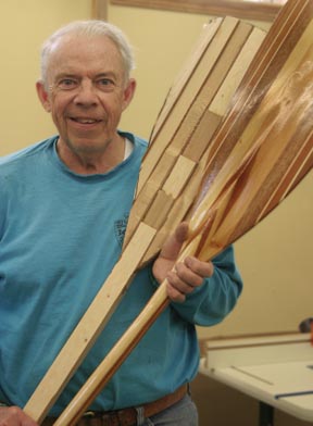 paddle maker, Lee Dibvig